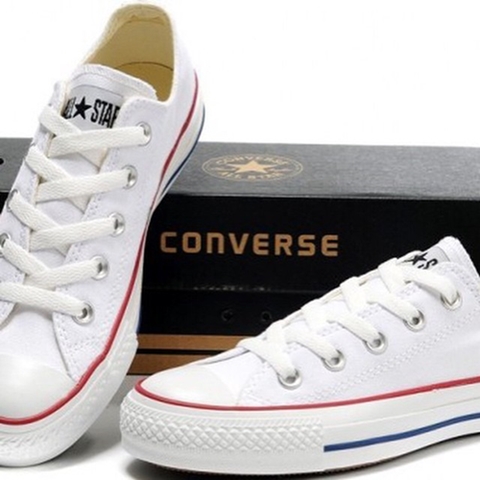 Converse Chuck Taylor All Star Classic White รองเท้ารุ่นแม่ชม